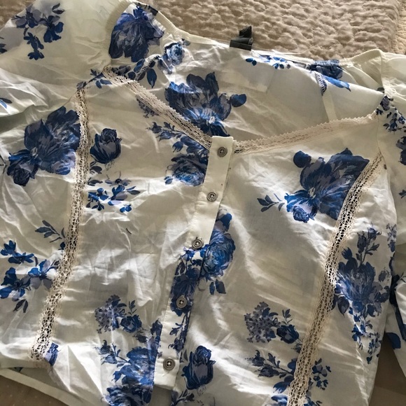 Floral top - Picture 3 of 3